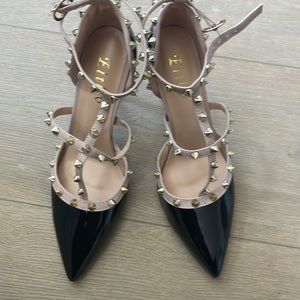 Looks just like valentino